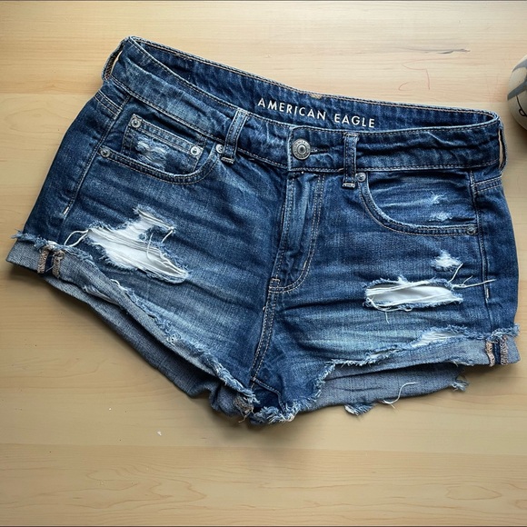 SOLD: AE Tomgirl Shortie Jean Shorts - Picture 1 of 9